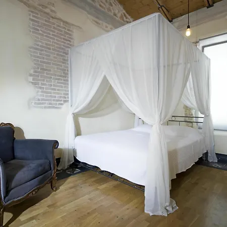 Evans House Apartment *