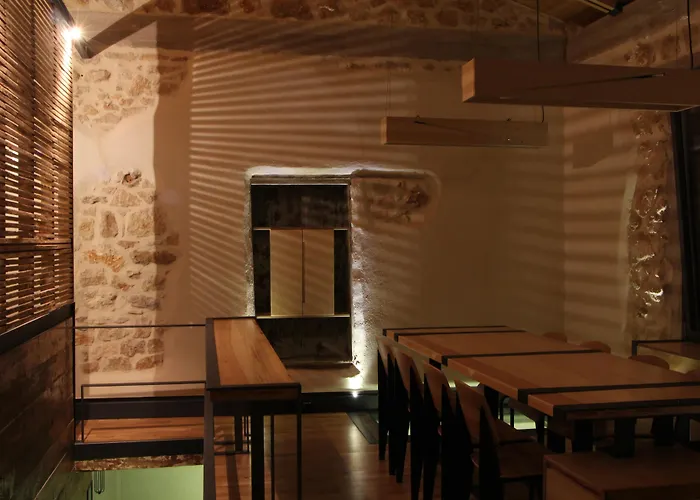 Apartment Evans House